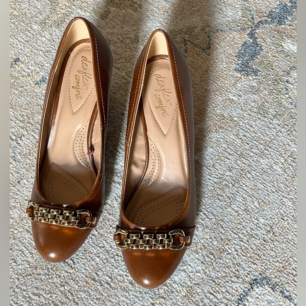 Dexflex Comfort Wedge with Gold Detail in Cognac Size 10